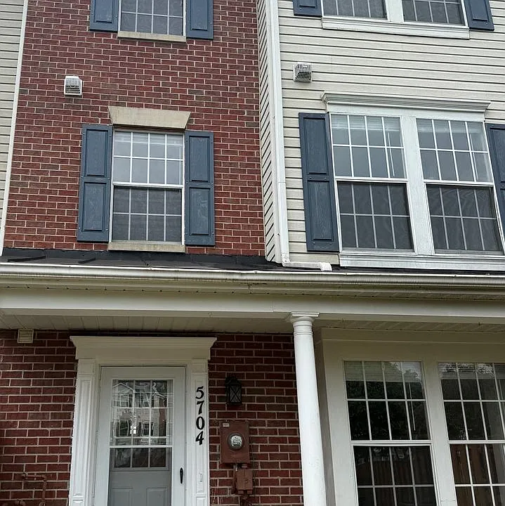 5704 Duke Ct