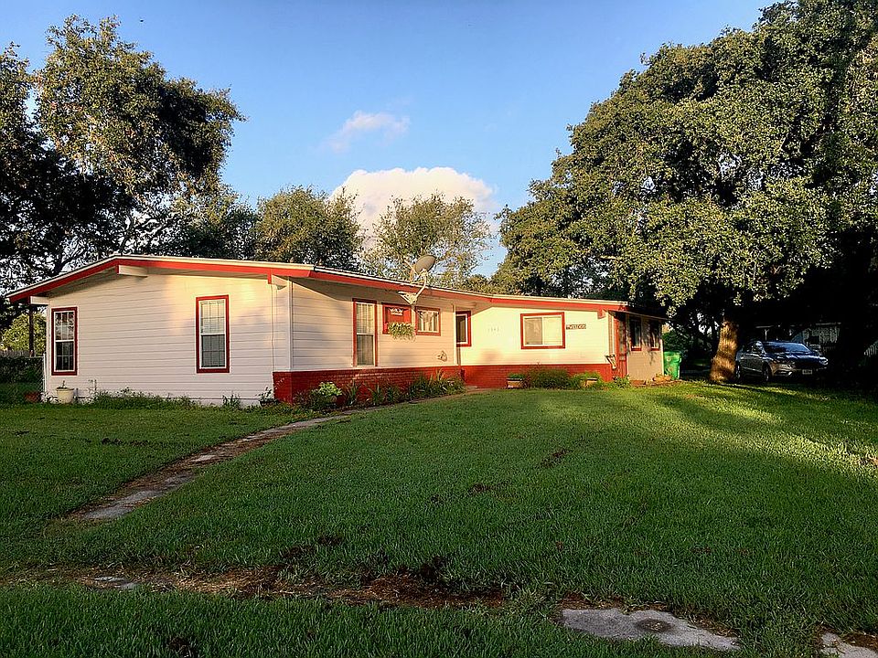 1st image of 1346 Oak Park Dr