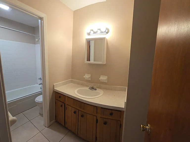106 Valencia Dr — Photo 21