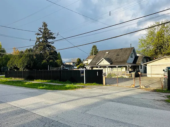 11332 124th St, Surrey, BC V3V 4V4