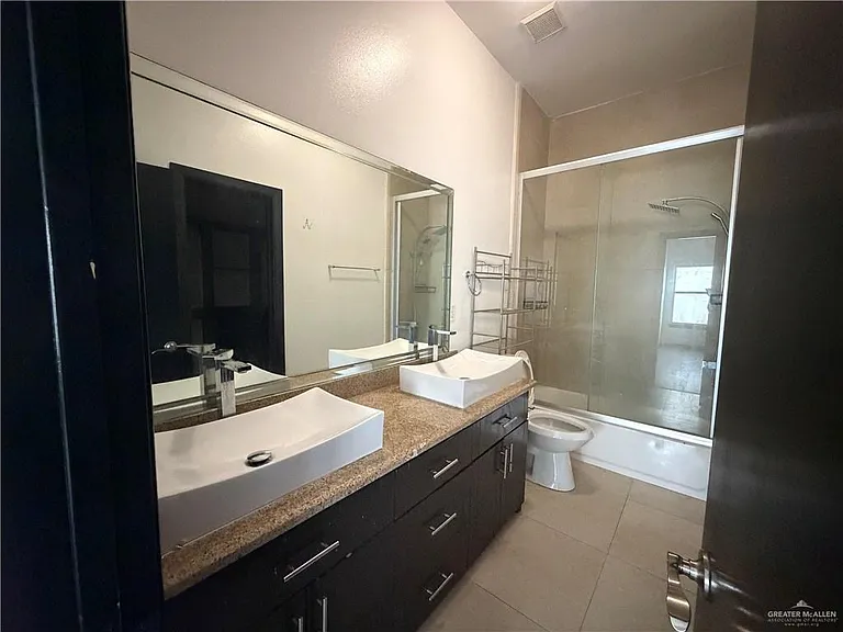 4217 Colbath Ave #210A — Photo 11