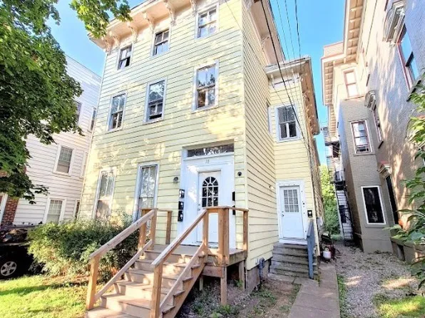 18 Cottage Pl, Utica, NY 13502