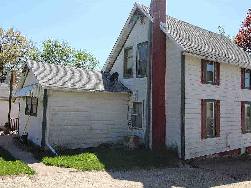 804 N 4th St, Savanna, IL 61074 Zillow