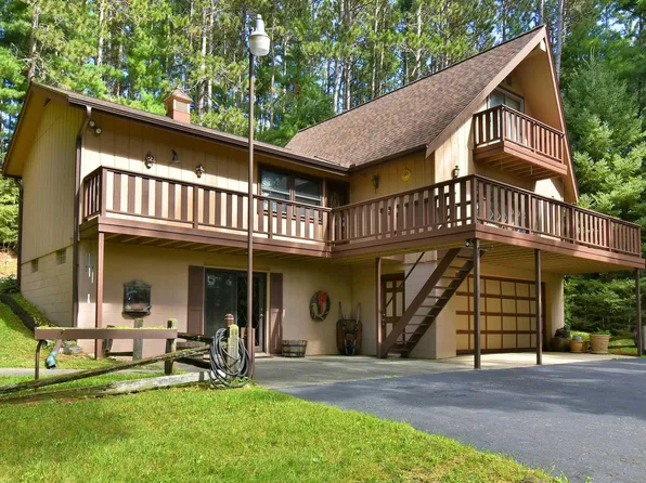 3233 Sunset Ln, Traverse City, MI 49684