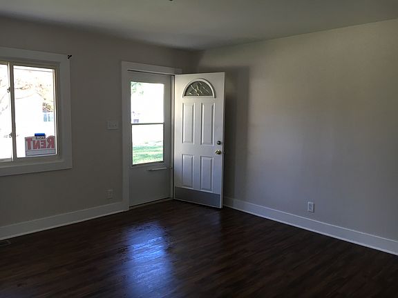 Fresh paint and new floors!!