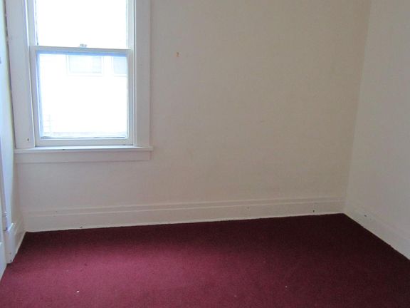 2nd image of 731 Kensington Ave