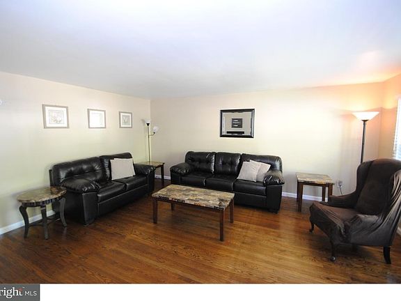 2nd image of 77 Wellington Pl