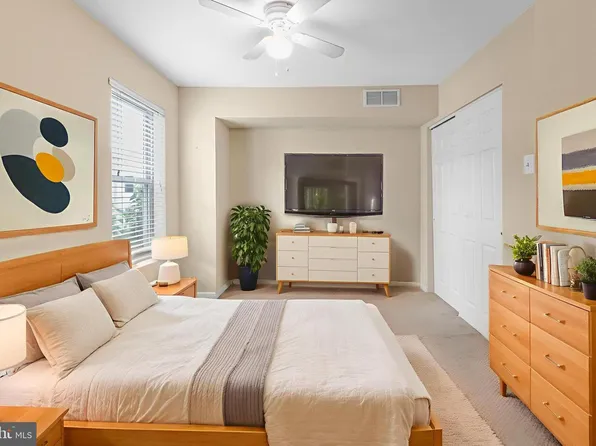 909 N 19th St #B, Philadelphia, PA 19130