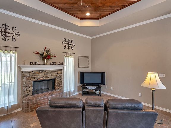 2nd image of 102 Mossy Creek Dr