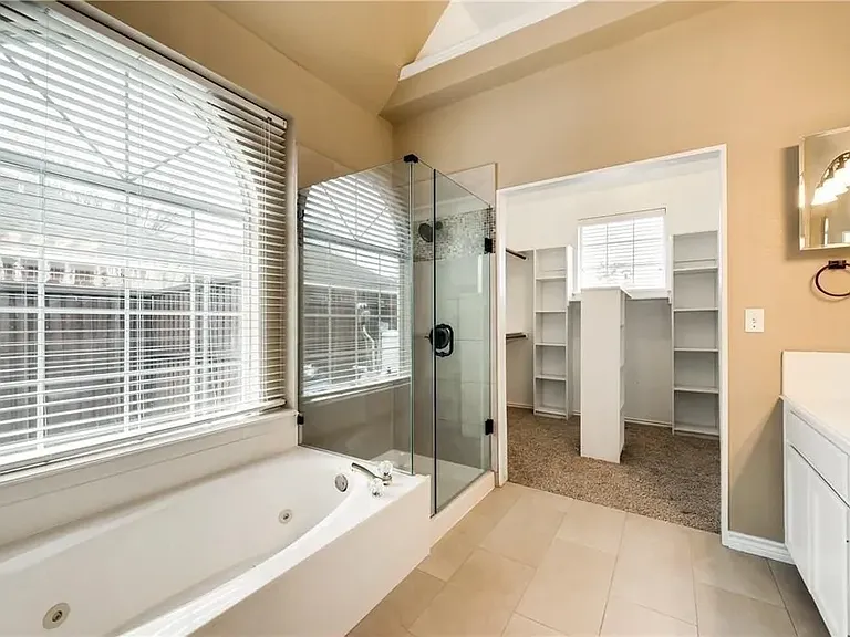 1504 Country Ln — Photo 19