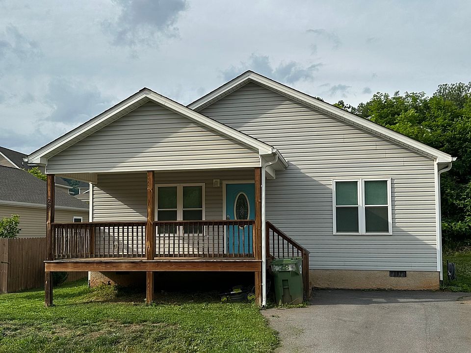 1st image of 28 Quinn Hill Ln