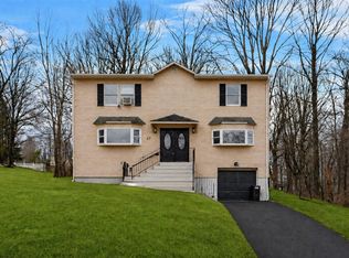 57 School Rd, Monroe, NY 10950