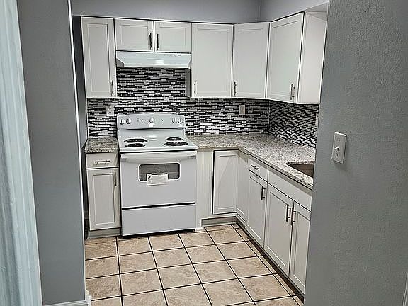 4th image of 3438 Dungreen St