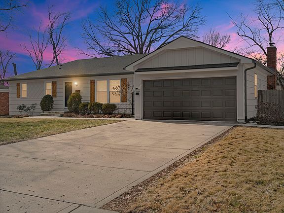 3rd image of 10318 Dearborn Dr