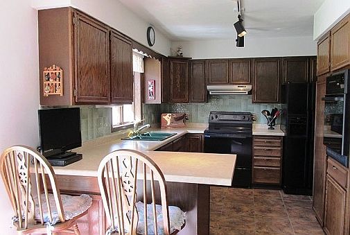 4th image of 425 North St