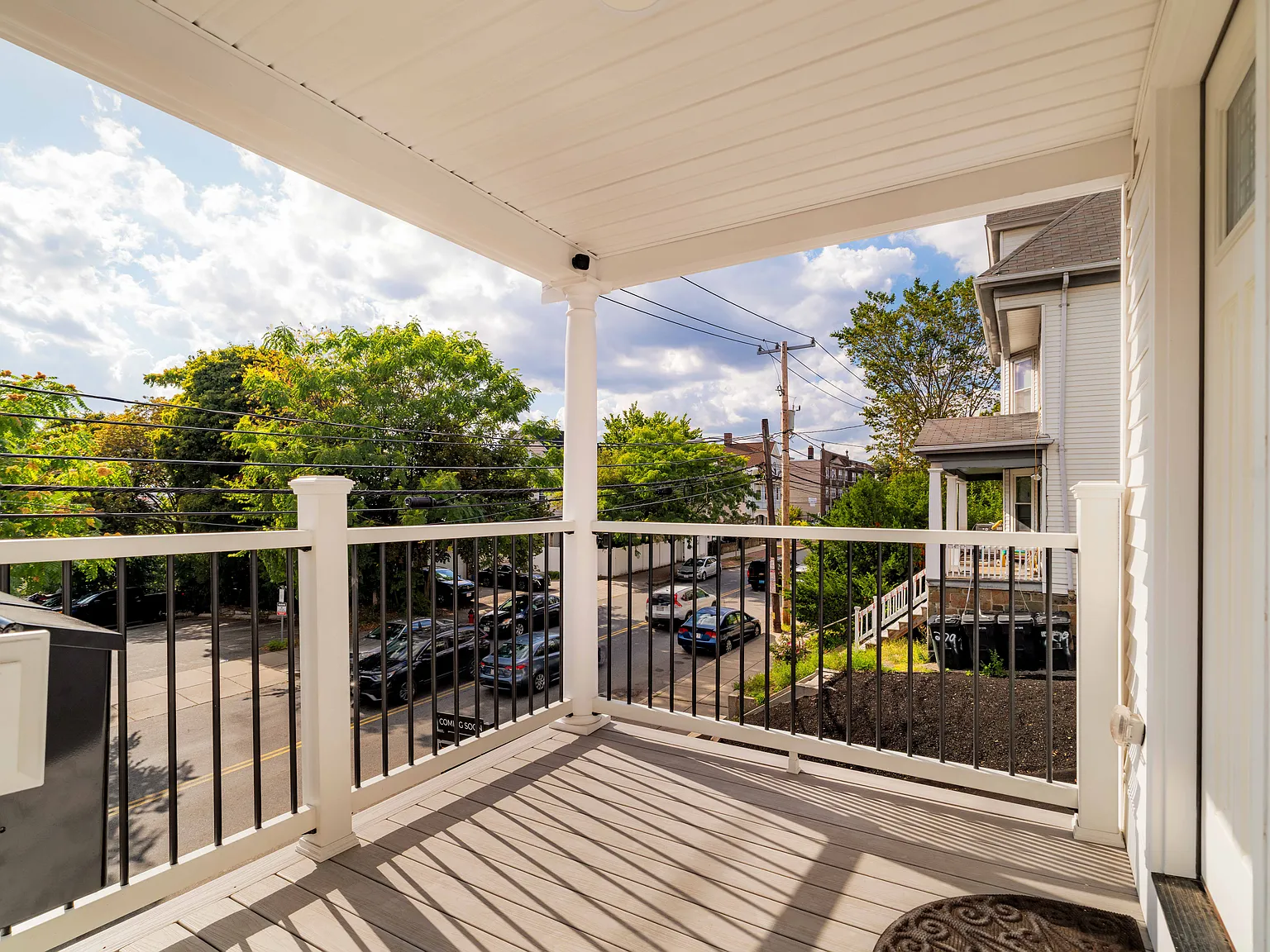 4 bed, 1100 sqft, $3,500 — Photo 2