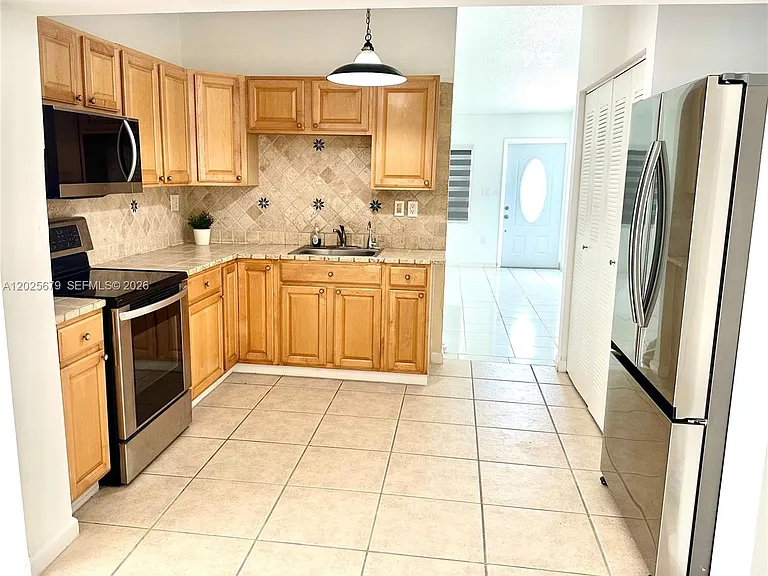 20301 NW 34th Ave — Photo 3