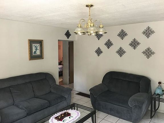 2nd image of 2720 N Butrick St