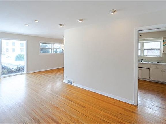 4th image of 7346 N Kolmar Ave
