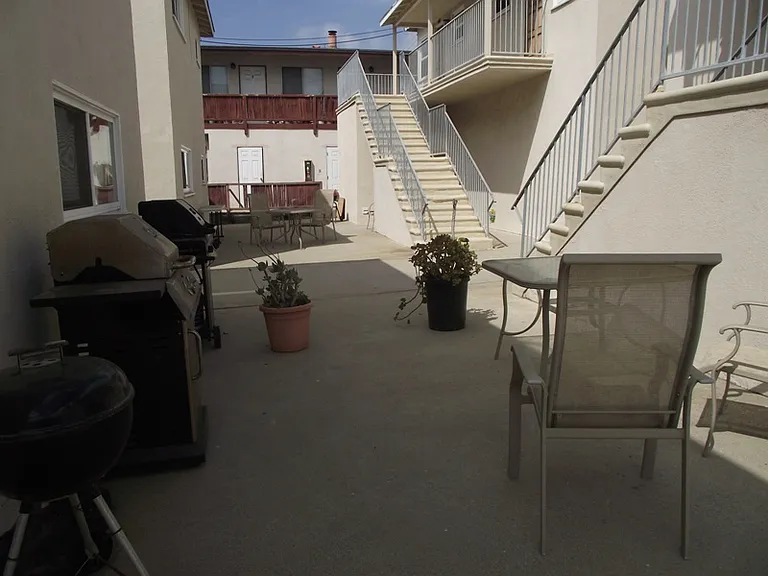 604 Hermosa Ave #A — Photo 2