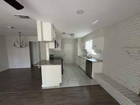 4th image of 7905 Birchwood Dr