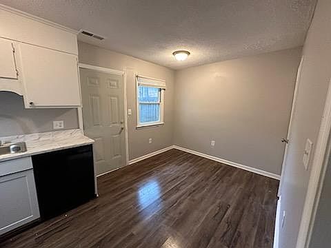 5th image of 103 Royal Forest Ct
