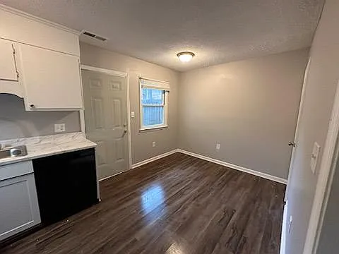 103 Royal Forest Ct — Photo 5