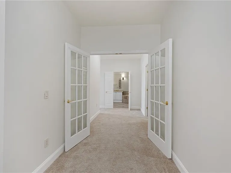 3334 Peachtree Rd NE #1902 — Photo 26