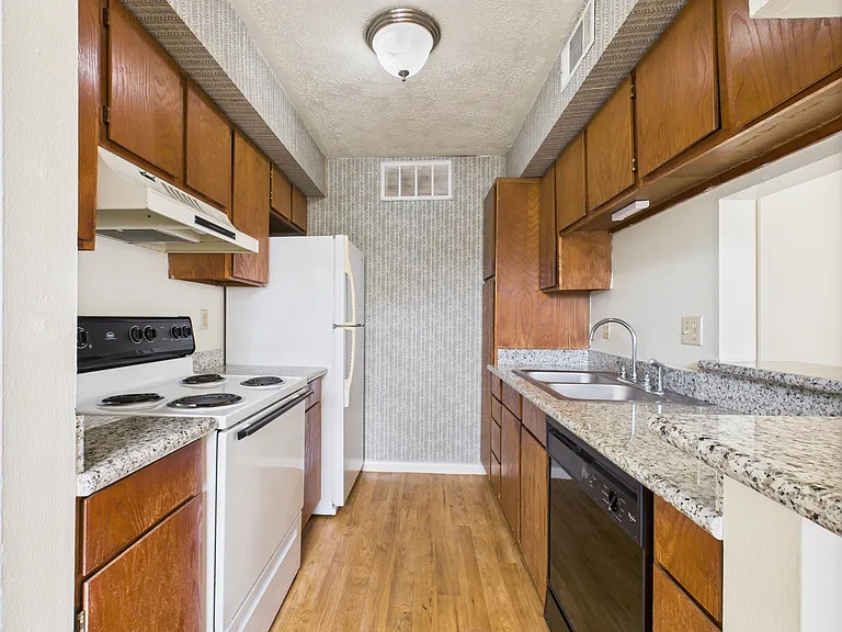 4441 Old College Rd — Photo 9