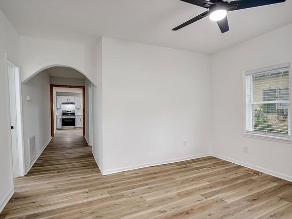 4th image of 406 Edgefield Ave NW