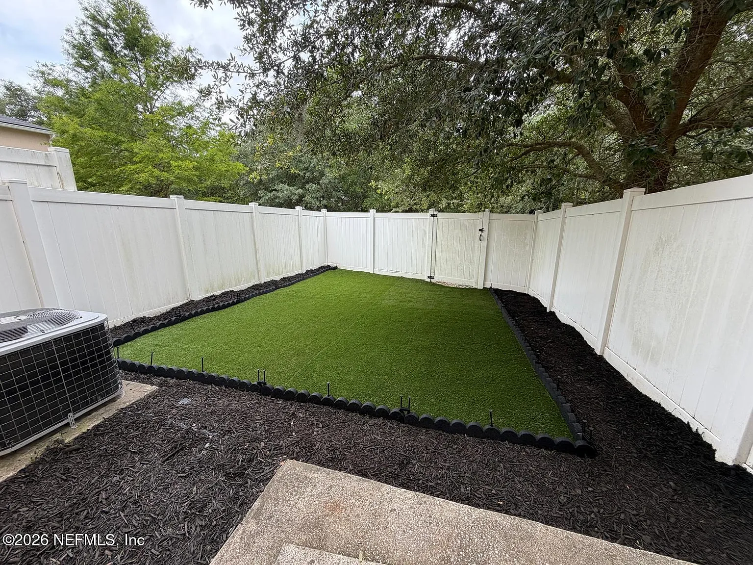 3 bed, 2.5 bath, 1364 sqft, $1,750 — Photo 3