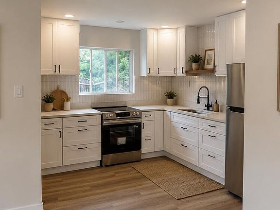 5th image of 2637 Central Dr