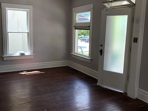 3rd image of 964 E Blaine Ave