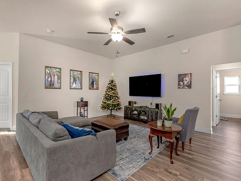 5101 Peach Dr — Photo 4