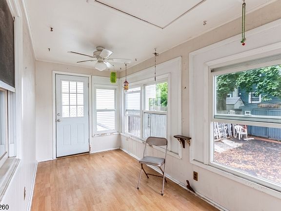 2nd image of 1356 Lambert St
