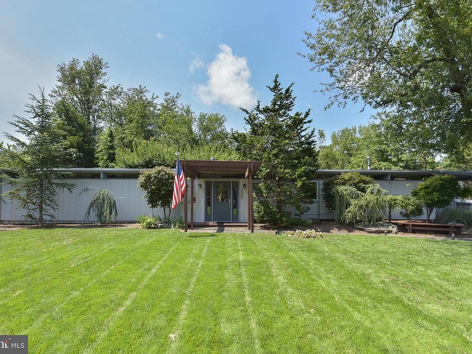 1st image of 1905 Clayton Pl