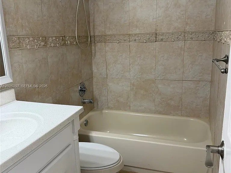 8560 N Sherman Cir #404 — Photo 5