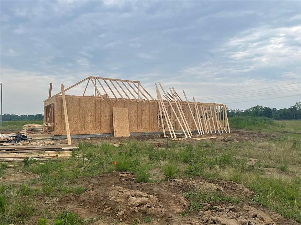 1st image of 226 Grand Coulee Blvd