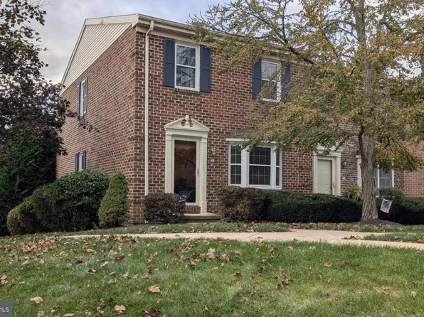 401 Chambers Rdg #401, York, PA 17402