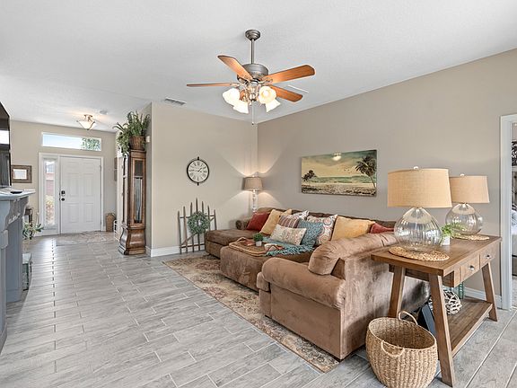 5th image of 825 Wildflower Rd