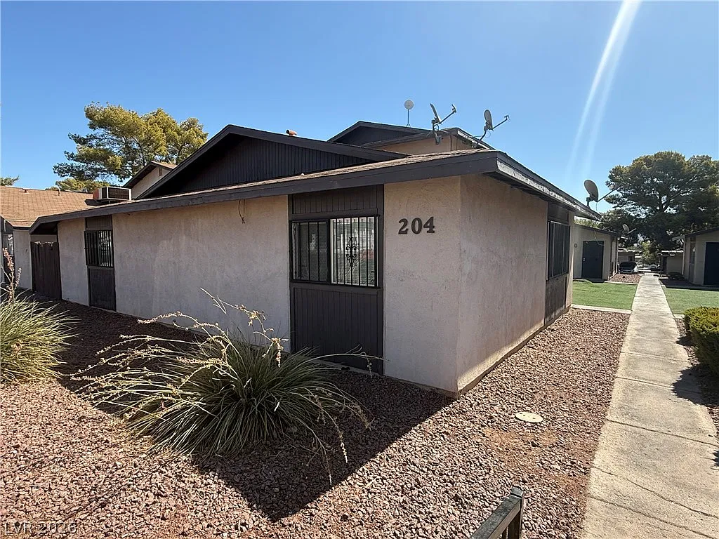 2 bed, 2.0 bath, 930 sqft, $1,500 — Photo 4