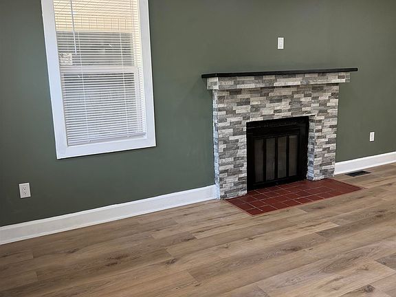 2nd image of 606 N Raleigh Ave