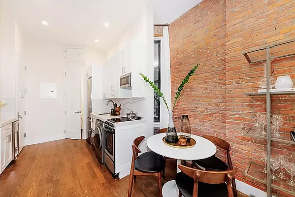 Rented by Douglas Elliman | media 10