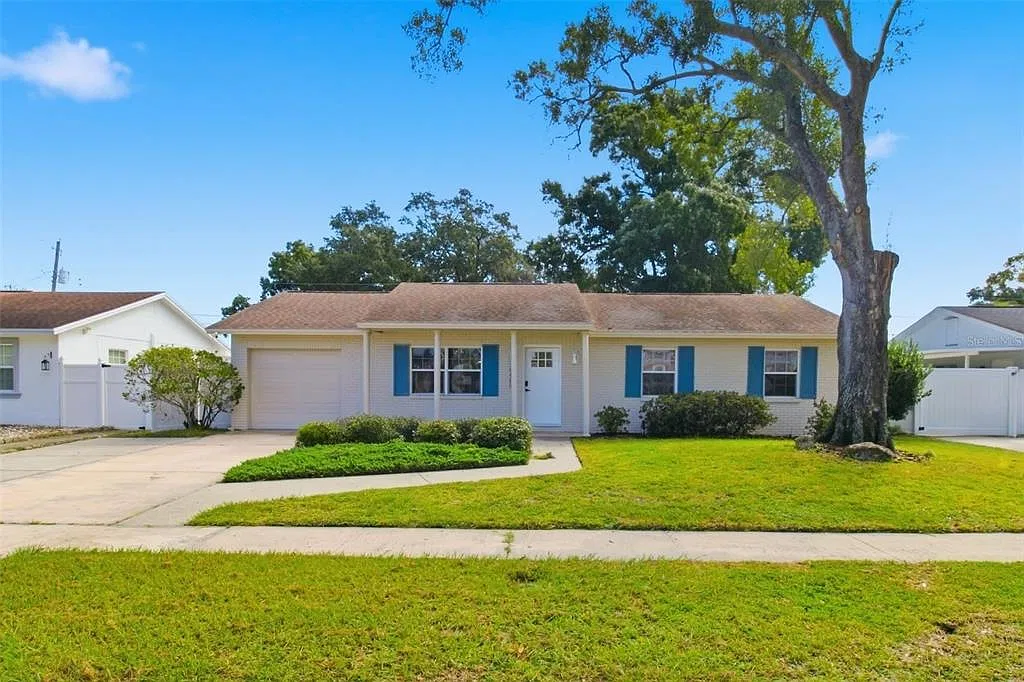 3 bed, 2.0 bath, 1580 sqft, $2,690 — Photo 3