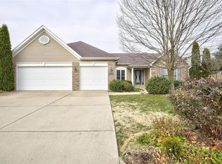 9304 Camfield Dr, Fairview Heights, IL 62208