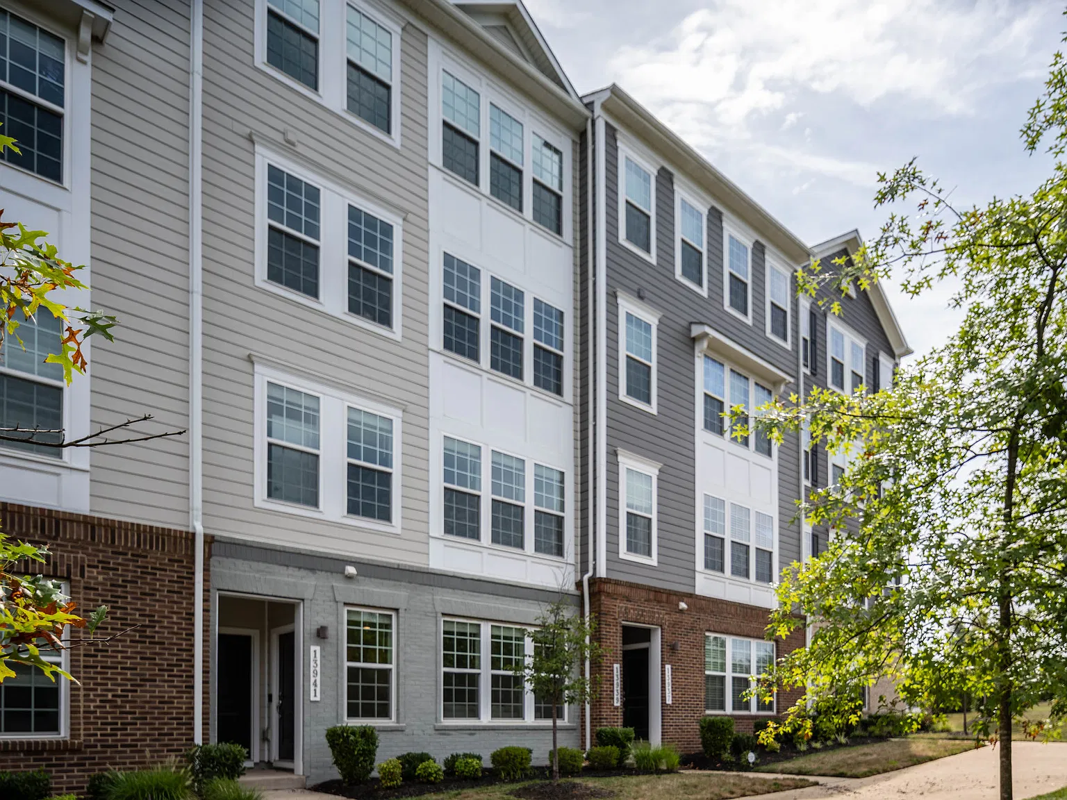 2 bed, 1524 sqft, $2,850 — Photo 2