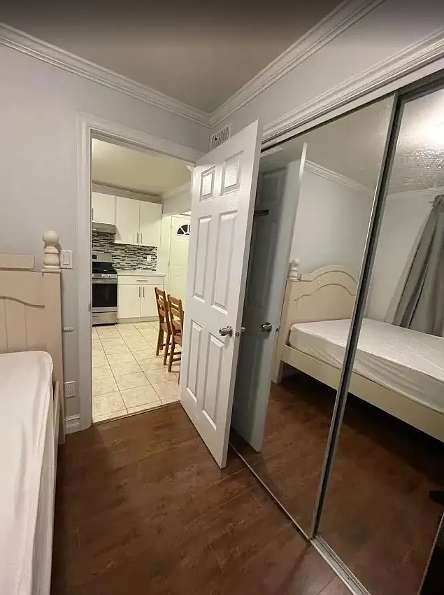 2 bed, 600 sqft, $2,200 — Photo 3