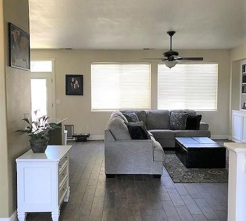 3rd image of 5704 W Sunnyside Dr