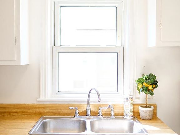5th image of 1611 Pierce St