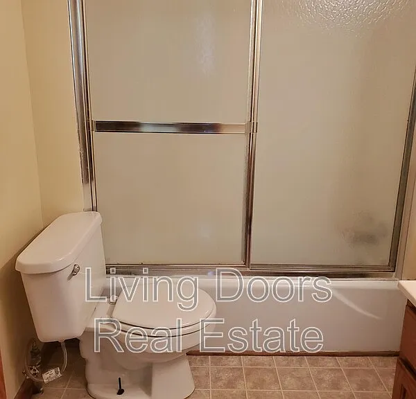 15 Jackson Ave #3 — Photo 8